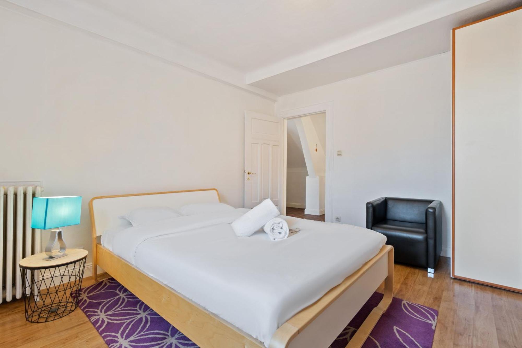 Cozy Townhome Near City Center Free Parking & Wi-fi Ferienhaus Luxemburg