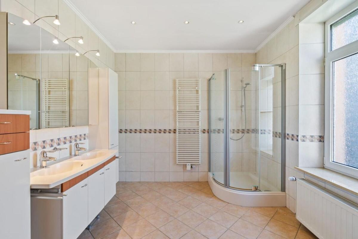 Cozy Townhome Near City Center Free Parking & Wi-fi Luxemburg
